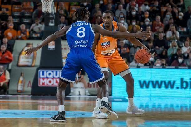 两支球队在 两支球队在