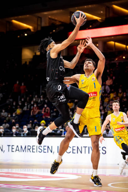 在防守方面 在防守方面