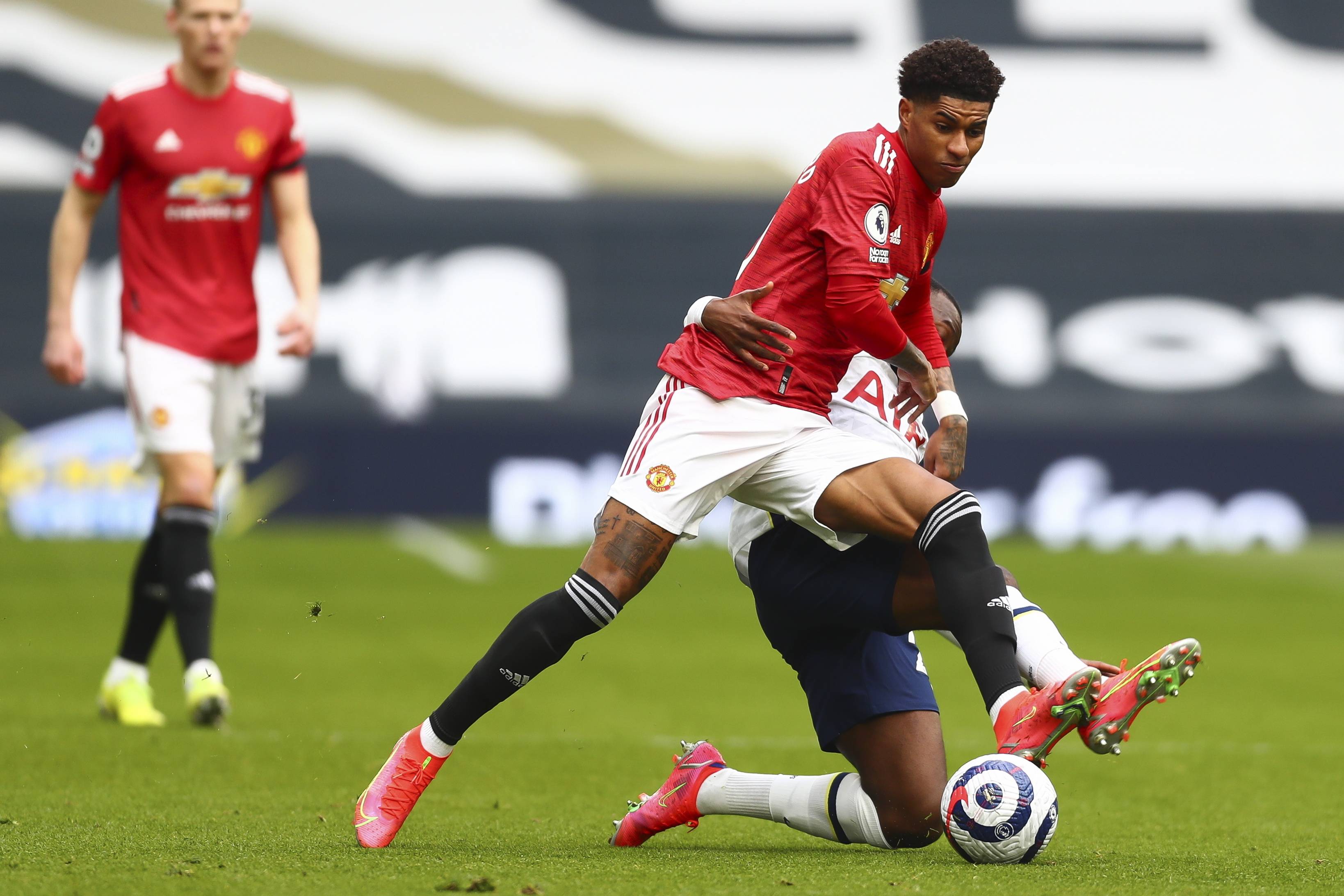 拉齐奥凭借 拉齐奥凭借