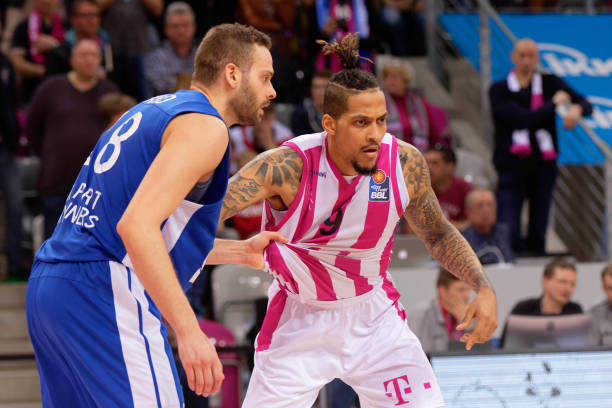 远高于鹈鹕 远高于鹈鹕